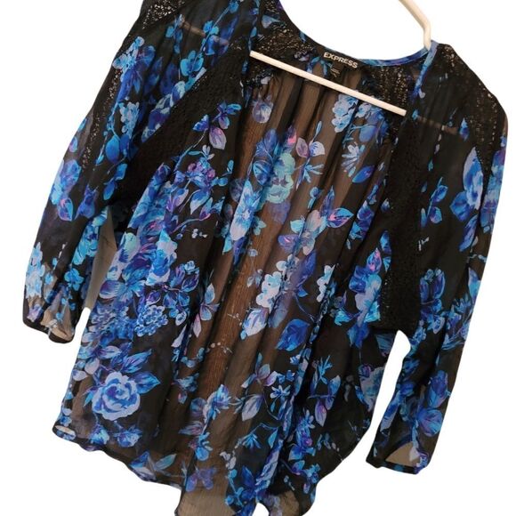 Express Floral Lace Short Sheer Kimono - Picture 3 of 16